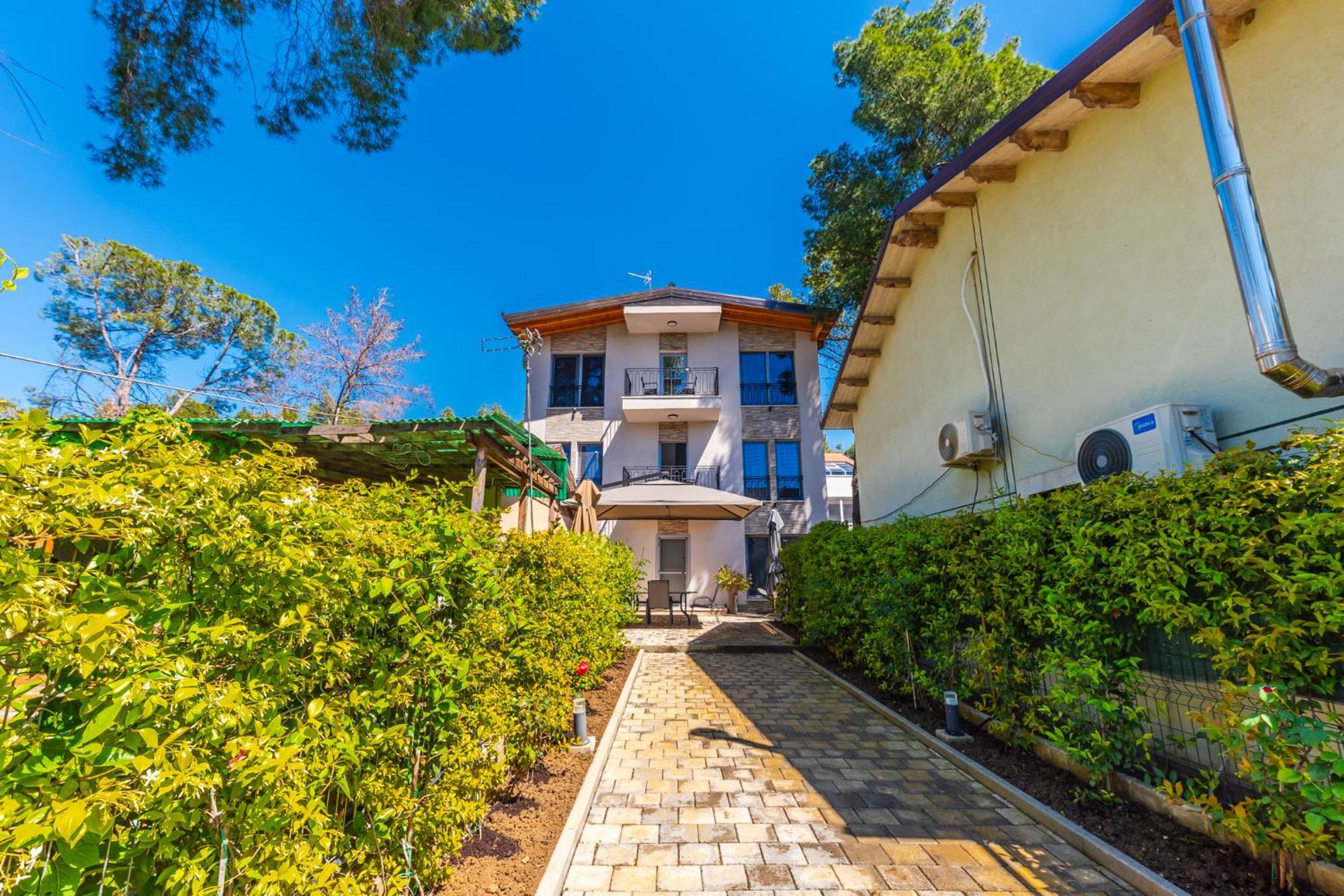 גולם Beni'S Villa Apartments By Ps מראה חיצוני תמונה
